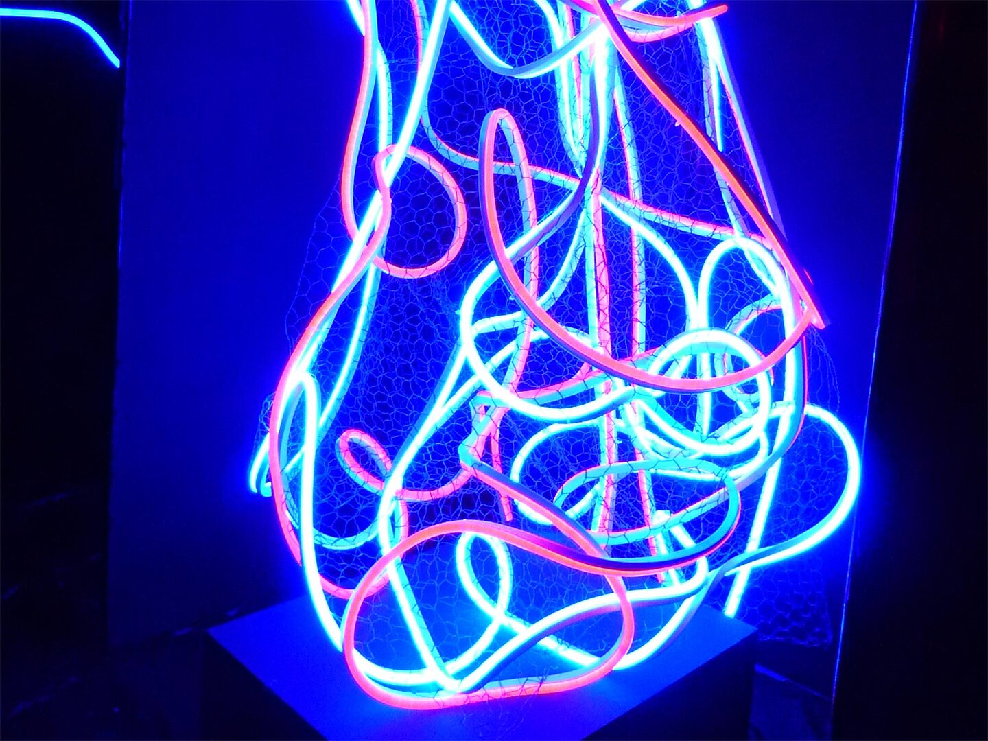 Lichtinstallation zur Emotionsfabrik 2012 in Leipzig 